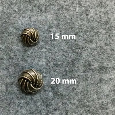Knotted Metal Knap